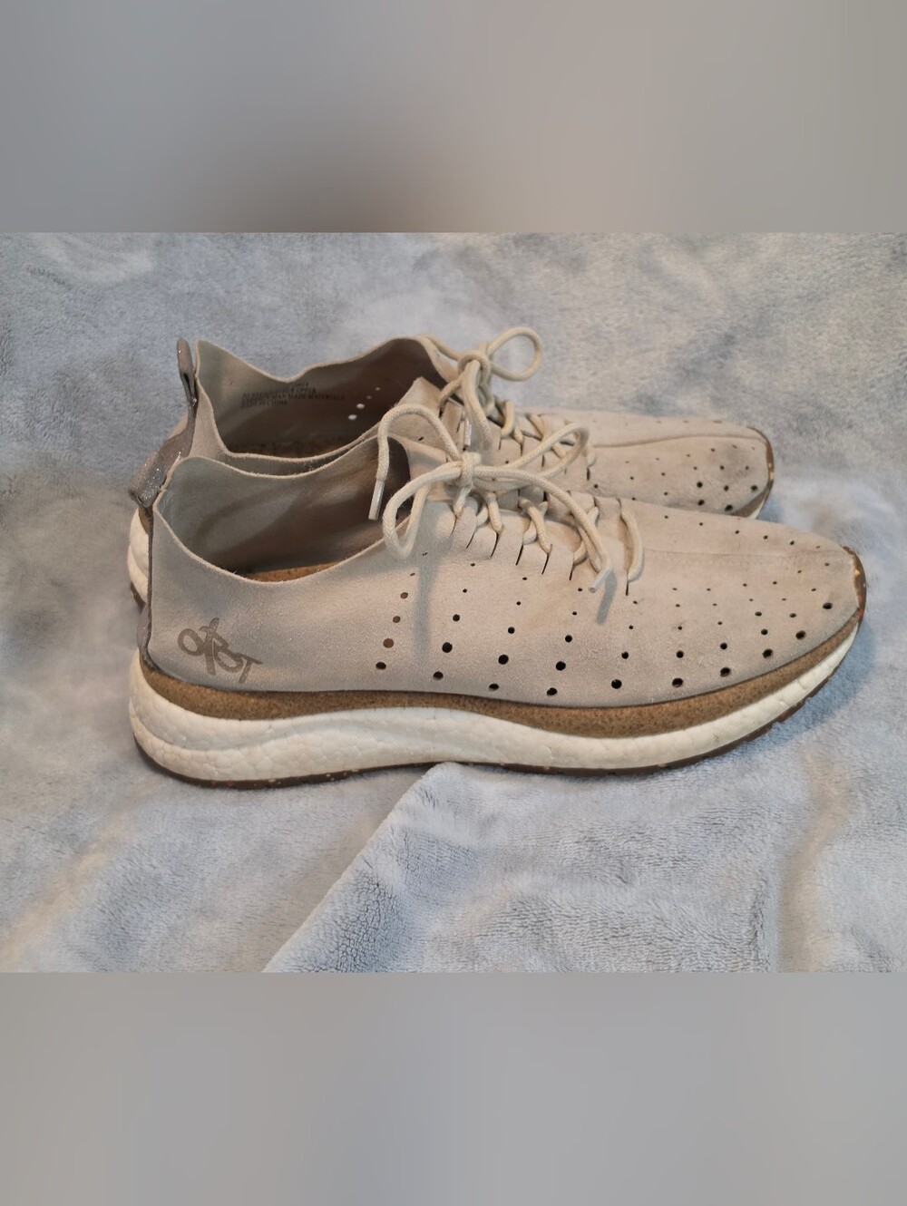 OTBT Alstead Sneakers – Bone, Size 8.5 – Excellent Condition